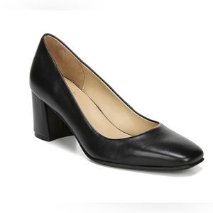 NWT Naturalizer Willow Pumps. Womens size 10W black leather upper